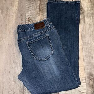 MAURICES women jeans- size 15/16‎ Reg